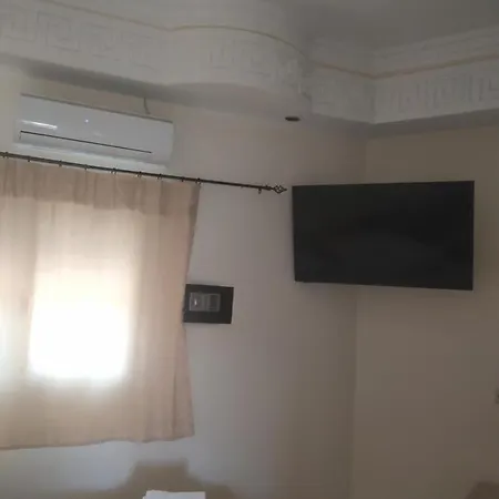Alexandra'S By Gold Center Suites 아파트 Kalamákion