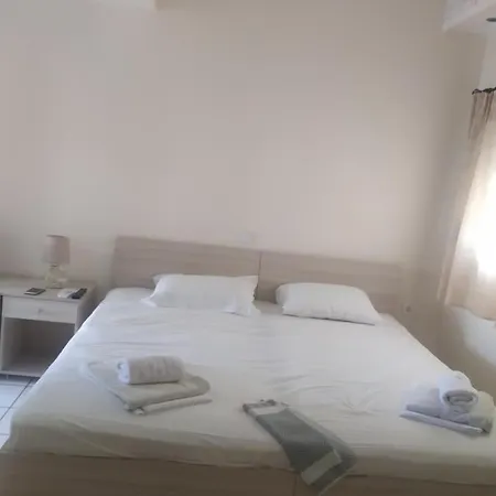 아파트 Alexandra'S By Gold Center Suites Kalamákion